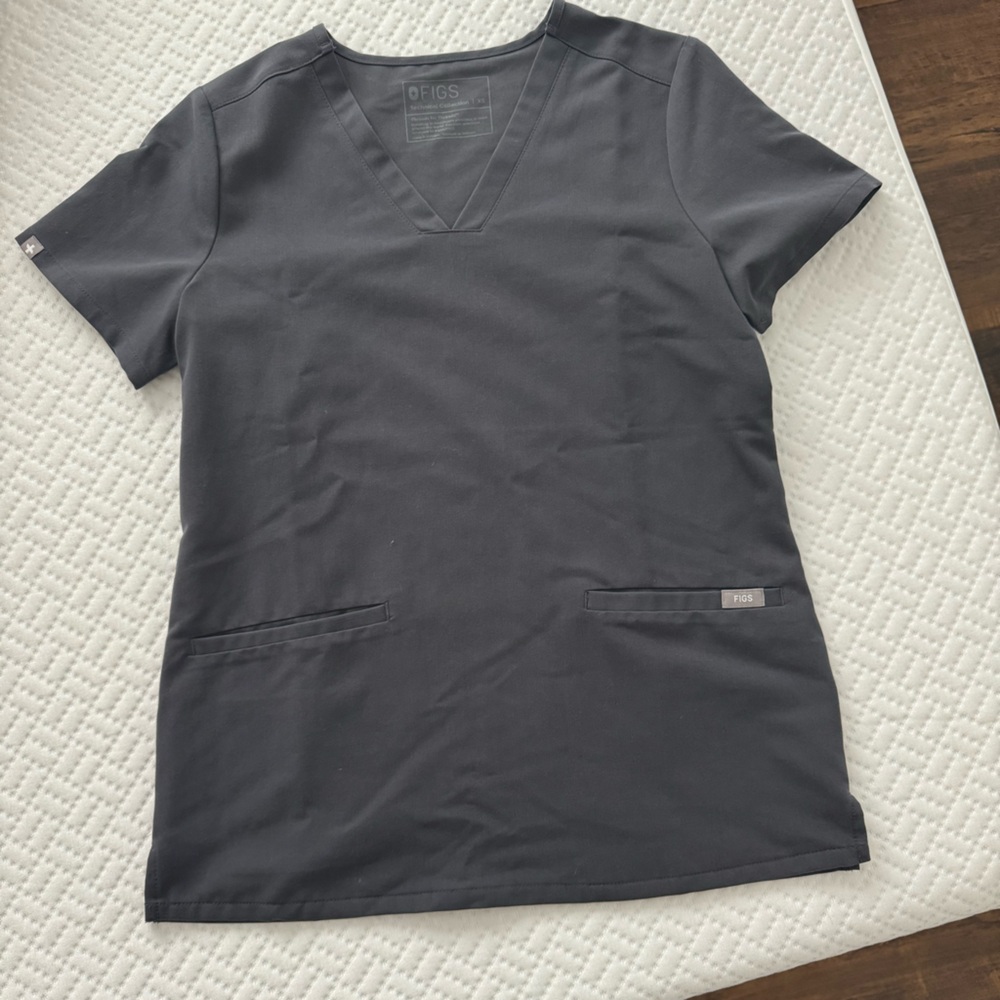 Figs casma three pocket